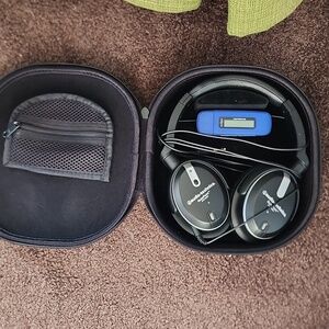 Audio Technica Black Noise Cancelling Headphones With Case And MP3 Player